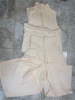 Modesees Sleeveless Jumpsuit in Soft Cream